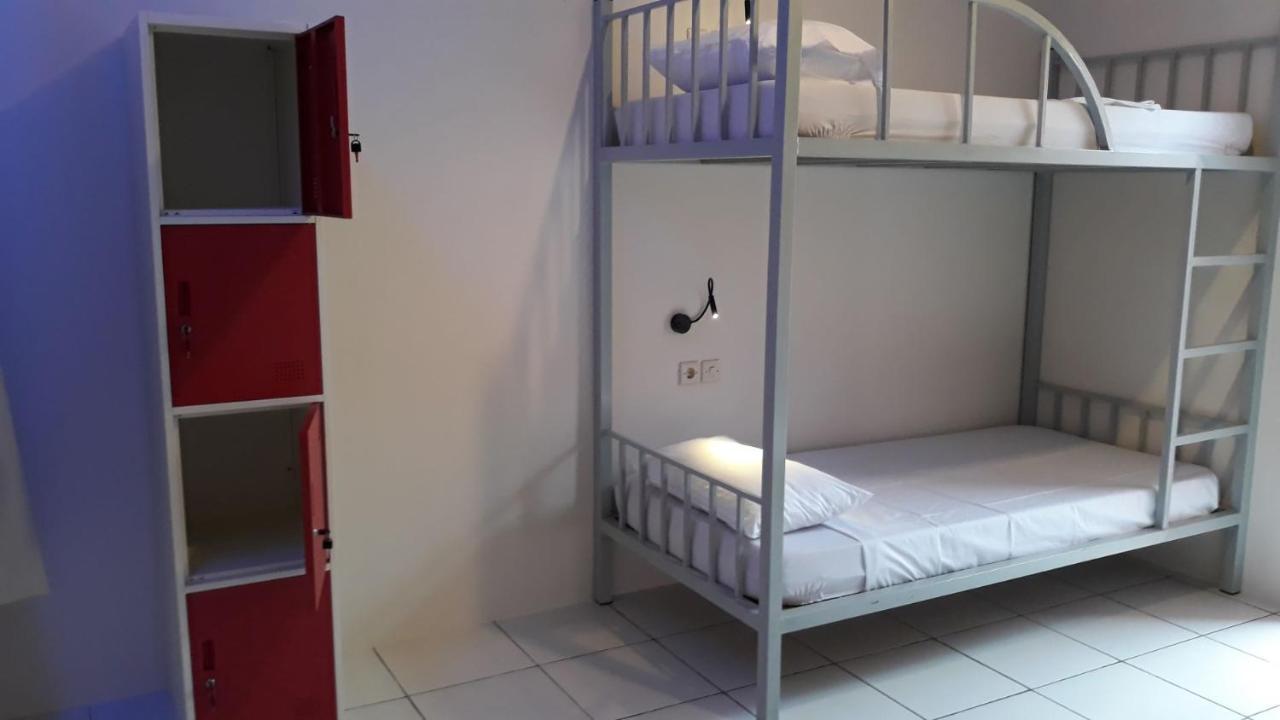 Bujang Lapuk Hostel Секотонг Экстерьер фото